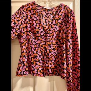 Nordstrom’s All in Favor Flower pattern V neck blouse